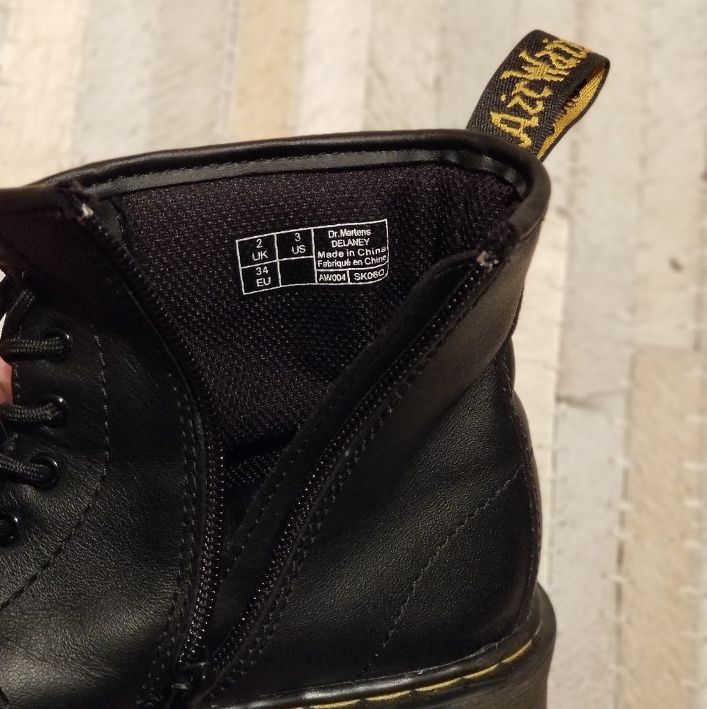 Dr. Martens black boots - Picture 3 of 3
